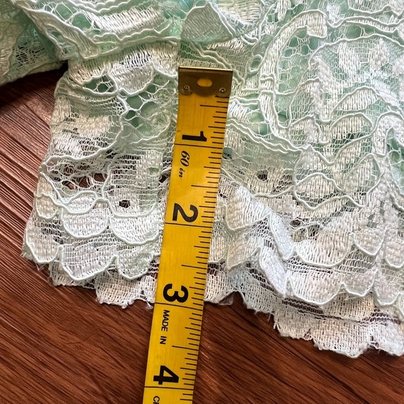 Francesca’s Mint Green Off Shoulder Lace Lined Shorts Romper Women’s Medium - Picture 7 of 9